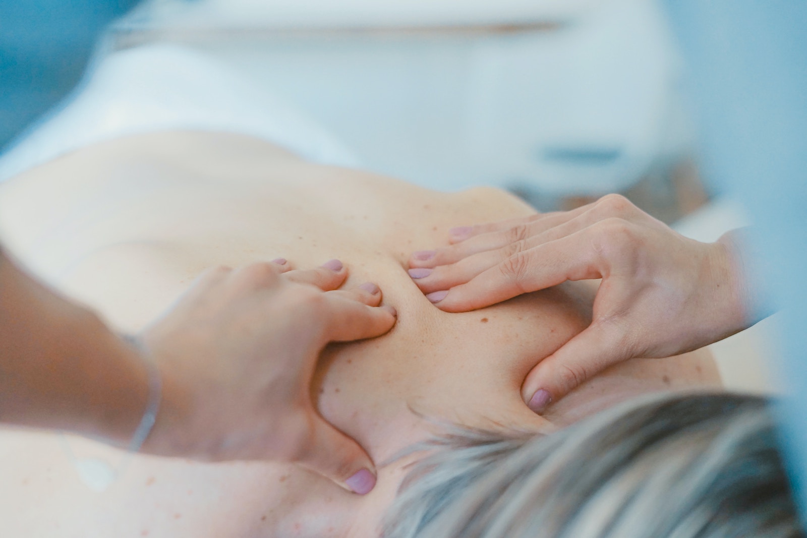 Treating neck pain through chiropractic care